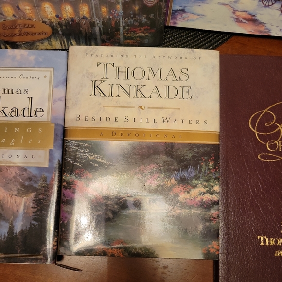 Lot of 5 Thomas Kinkade  books. - Picture 5 of 6